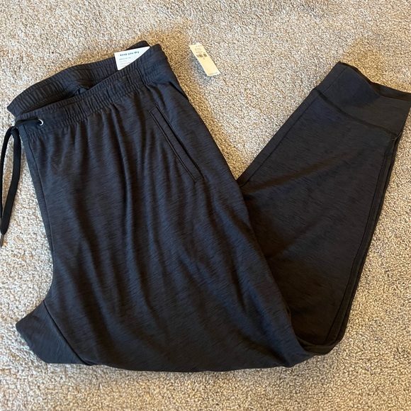 Old Navy XL Joggers NWT - Picture 2 of 6